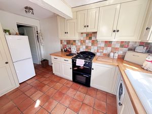 Kitchen- click for photo gallery